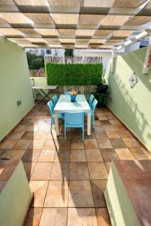 St Julians Seaviews HillTop House - 5