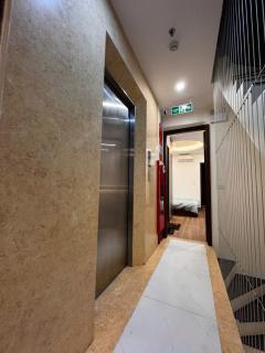 Fuji Hotel and Apartment Cau Giay - 3