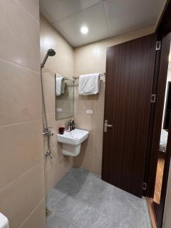 Fuji Hotel and Apartment Cau Giay - 7