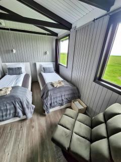 Aurora Cabin and Private Jacuzzi - 6