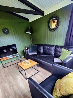 Aurora Cabin and Private Jacuzzi - 1