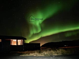 Aurora Cabin and Private Jacuzzi - 0