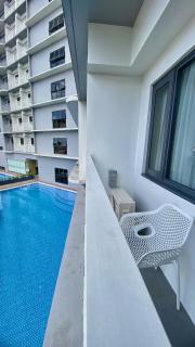 Luxe Hotel-Style Suite Stay at Ayala Ave - 8