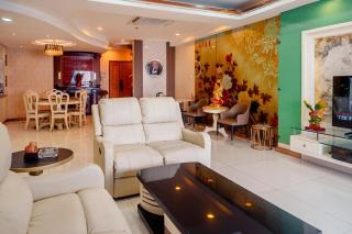 Classic-style Top Floor In Manila Bay - 0