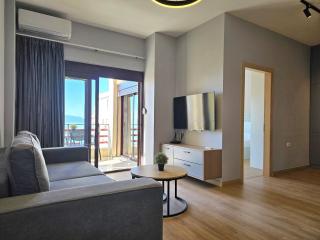 One Bedroom Apartment With Sea View - 9