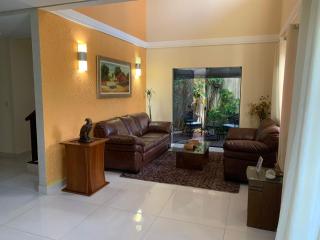 Casa 4 suites com Piscina e Jacuzzi para temporada - 1