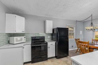 Waterfront Suite with Dock, Firepit, BBQ - 1