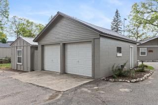 Waterfront Resort with Bikes, Docks, BBQ - 3