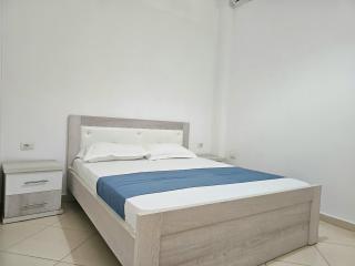 Eri Two Bedroom Holiday Apartment 285 - 8