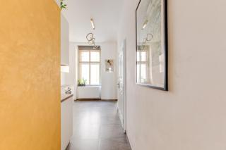 Stylish Central Prague 3BR 3BA Apartment by Wenceslas Square - 9