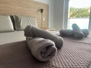 Luxurious One-Bedroom Apartment with Sea Views - 5