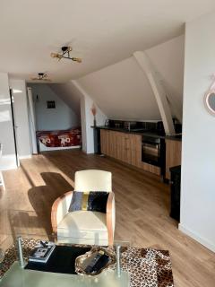 Calme, moderne, Dives - 2