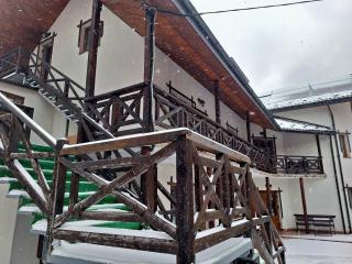 Hollywood - Yaremche - 5