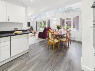 A wonderful and stylish single-story holiday home - 8