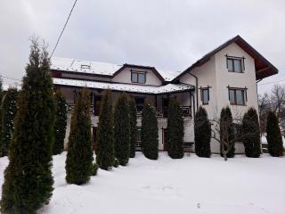 Hollywood - Yaremche - 8