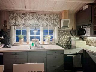 Idyllic Cabin By The Water In Hessdalen - 6