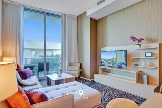 Cozy Apartment -Balcony & Beachfront Resort - 6