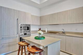 Cozy Apartment -Balcony & Beachfront Resort - 7