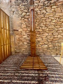 Masía de siglo XIX rodeada de viñedos y mar - 4