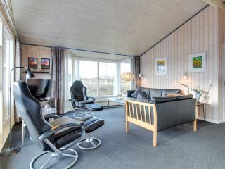 Holiday Home Elsbeth - 500m from the sea by Interhome - 4