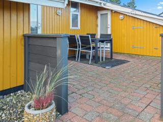 Holiday Home Elsbeth - 500m from the sea by Interhome - 7