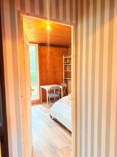 Positive country - 9