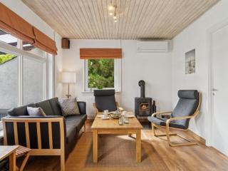 Holiday Home Merit - 800m from the sea by Interhome - 2