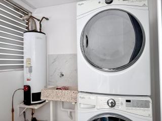 Romulo OFarril 2parking-2BR-2BA - 4