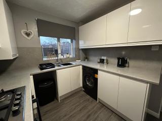 Park View House - Spacious 3 Bed Home in Burton - 5