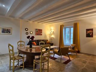 LE PETIT BRY charmante longère au pied du chateau - 0