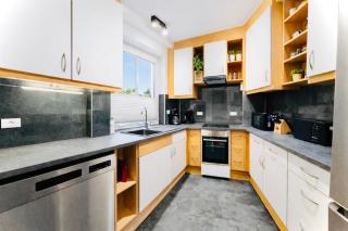 Premium House- Box spring beds- Smart TV- Garden - 5