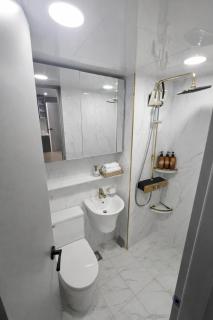 2025년신축건물#따뜻한난방#투룸#퀸침대2개#신림역3분거리#2호선#명동#홍대#이태원#강남 - 2