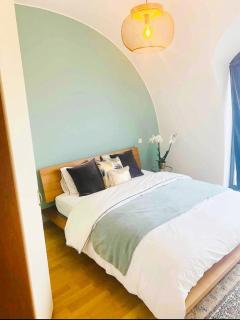 Central city 2 bedroom apartment with terrace and parking - 2