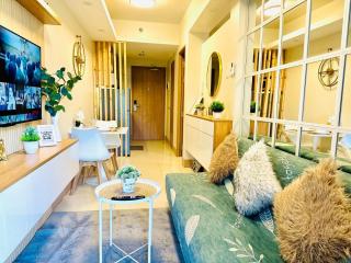 Scandi-Style & Organic condo Shore 3 MOA - 6