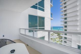 FontaineBleau Suite Ocean View - 9
