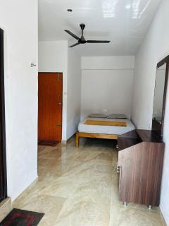 The Royal Palace & KGN Rooms & Restaurants - 4