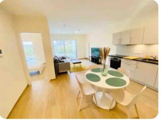 Contemporary 1 bedroom with parking - 9