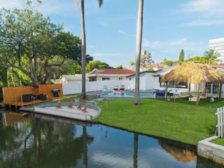 Waterfront House - Arcades, Tiki & Firepit, Golf - 3