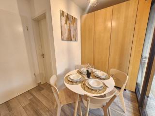 Urban Light Studio opening onto a terrace - 5