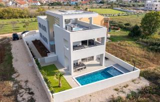 Luxury Villa for 12 people with heated pool - by TA Leut Agency - 7