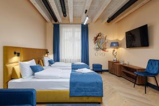 Oysters & Bubbles Gastro Hotel. Rynok square - 4