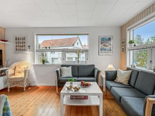 Holiday Home Annemone - 900m from the sea by Interhome - 4