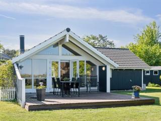 Holiday Home Sukie - 100m from the sea by Interhome - 3