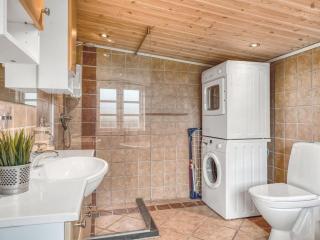 Holiday Home Aku - 700m from the sea by Interhome - 2