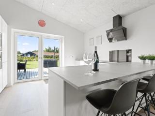 Holiday Home Harri - 400m from the sea by Interhome - 3