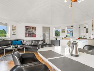 Holiday Home Glenda - 2-1km from the sea by Interhome - 1