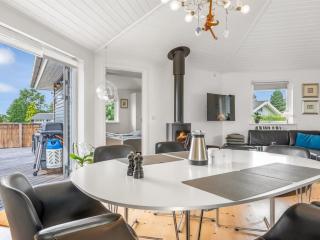 Holiday Home Glenda - 2-1km from the sea by Interhome - 3