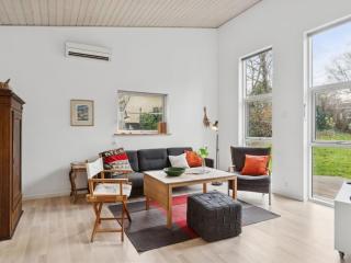 Holiday Home Erikke - 575m from the sea by Interhome - 4