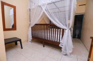 The Duchess Hotel - 9