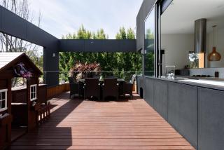 Modern Newnham Retreat - 8